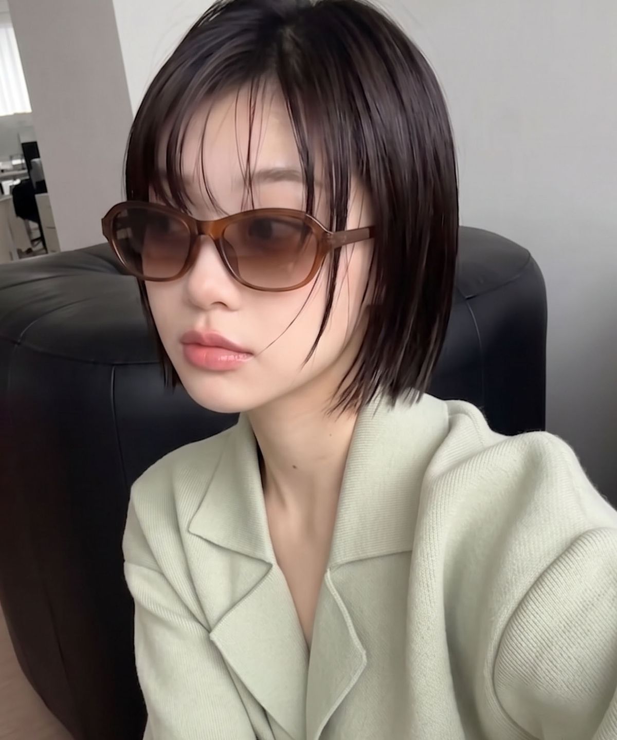 투큐브(2CUBE) Retro Cat-Eye Oval Sunglasses(Brown)