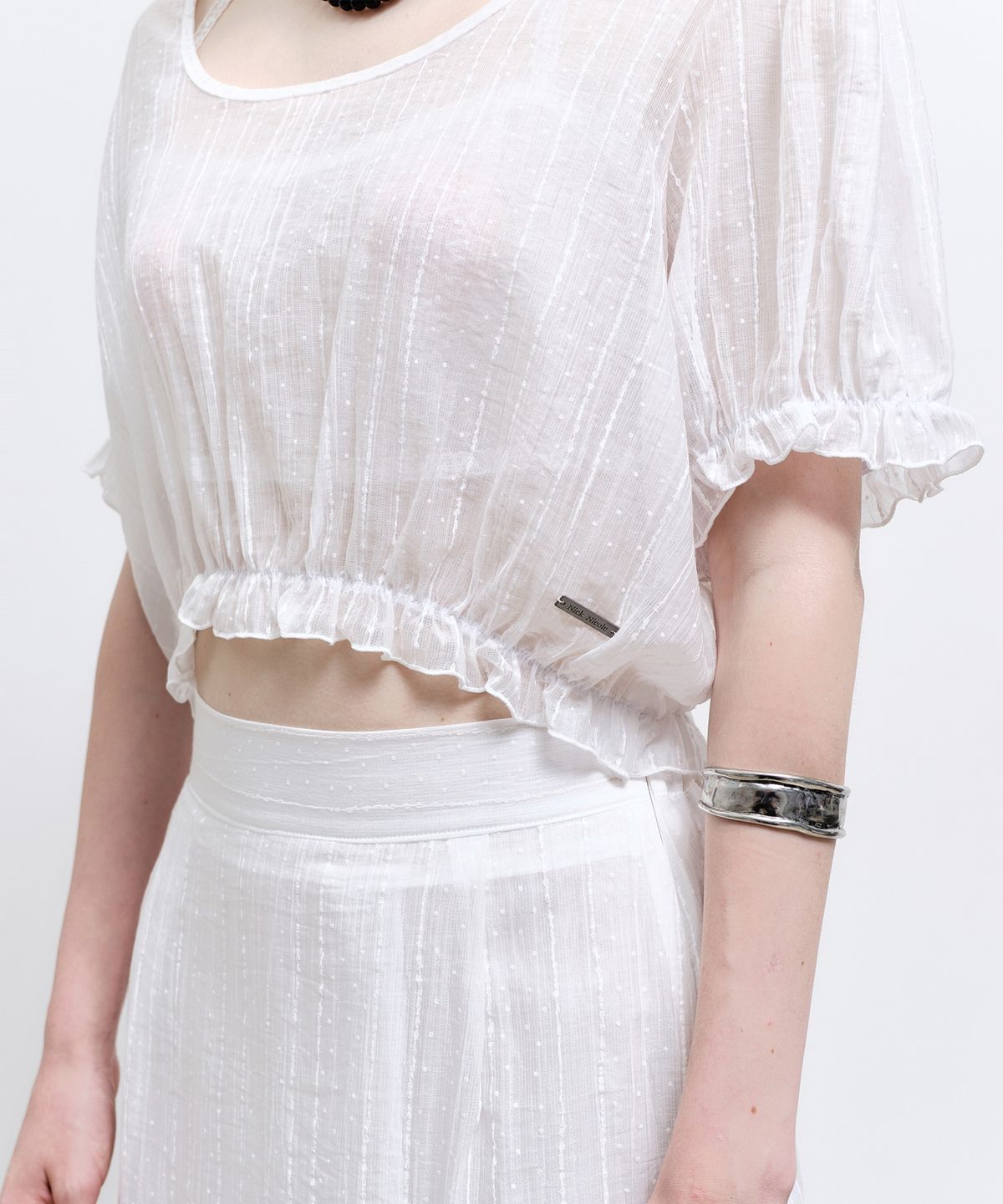 닉앤니콜(NICK&NICOLE) PIN STRIPE PUFF BLOUSE_IVORY