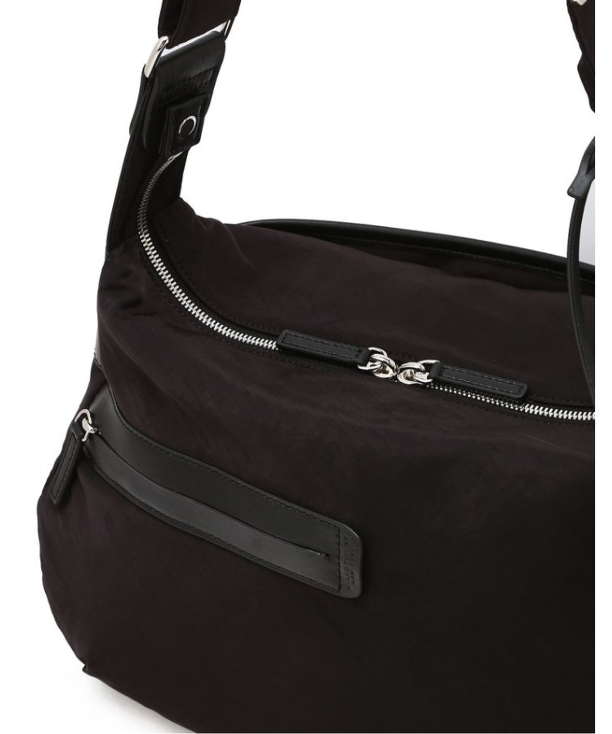 질스튜어트 맨 액세서리(JILLSTUART MEN ACC) 블랙 음각로고 나일론 크로스백 JUBA6F110BK