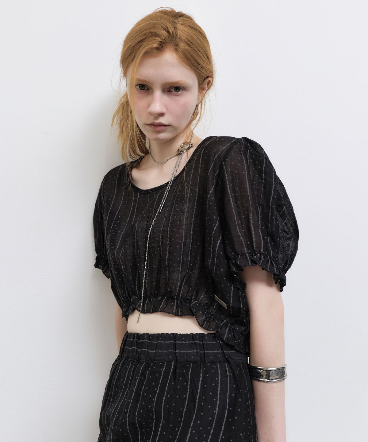 닉앤니콜(NICK&NICOLE) PIN STRIPE PUFF BLOUSE_BLACK