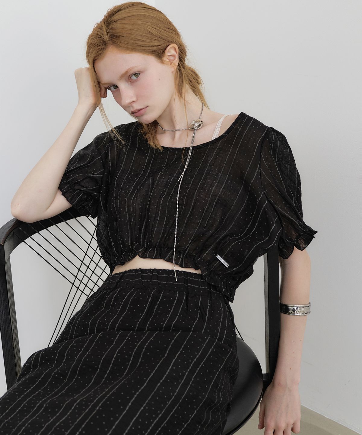 닉앤니콜(NICK&NICOLE) PIN STRIPE PUFF BLOUSE_BLACK