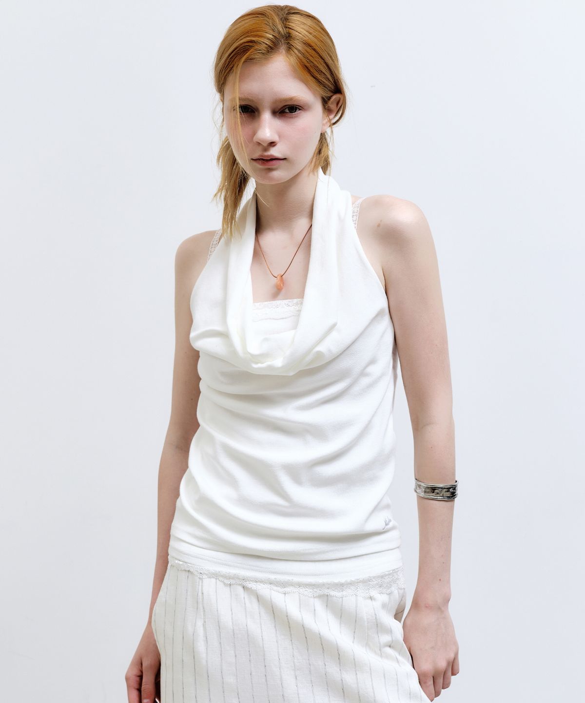닉앤니콜(NICK&NICOLE) LAYERD DRAPE HALTER TOP_IVORY