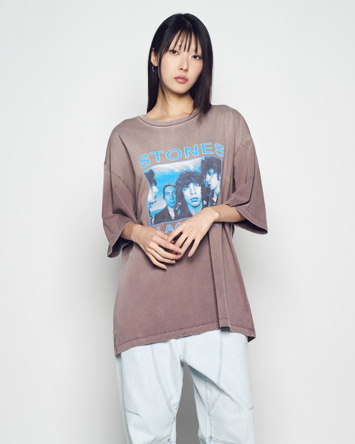 아크메드라비(ACME DE LA VIE) ROLLING STONES BLACK BLUE POSTER SHORT SLEEVE T-SHIRT