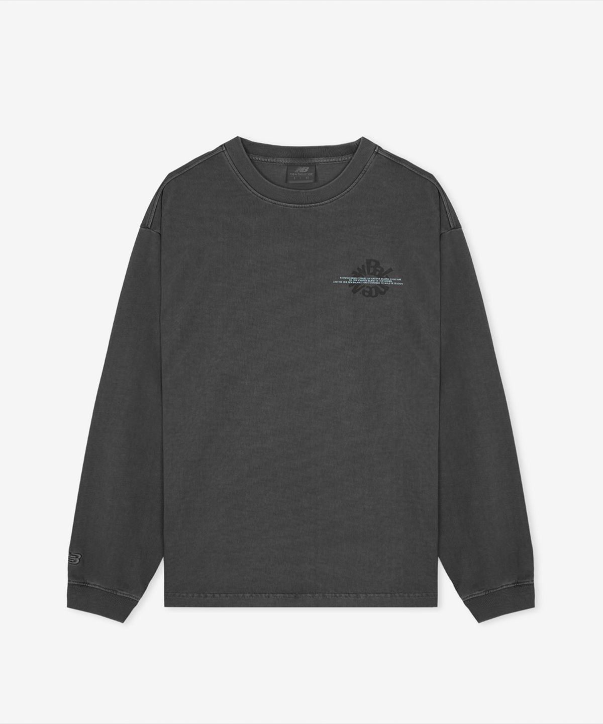 뉴발란스(NEW BALANCE) NBNDG31723 / UNI Archive Pace Circle 그래픽 긴팔티 (CHARCOAL)