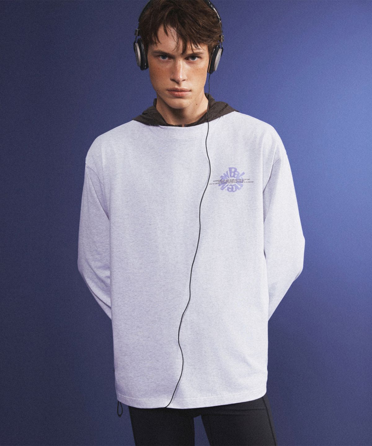 뉴발란스(NEW BALANCE) NBNDG31723 / UNI Archive Pace Circle 그래픽 긴팔티 (L/GRAY)