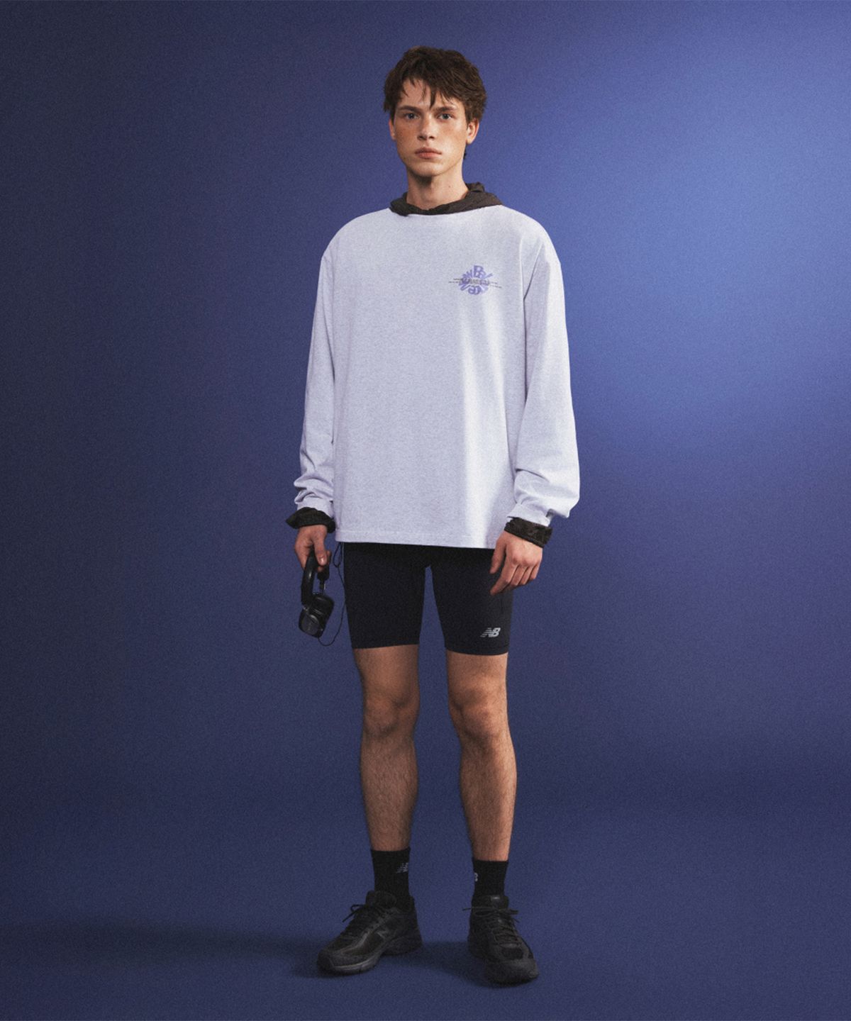 뉴발란스(NEW BALANCE) NBNDG31723 / UNI Archive Pace Circle 그래픽 긴팔티 (L/GRAY)
