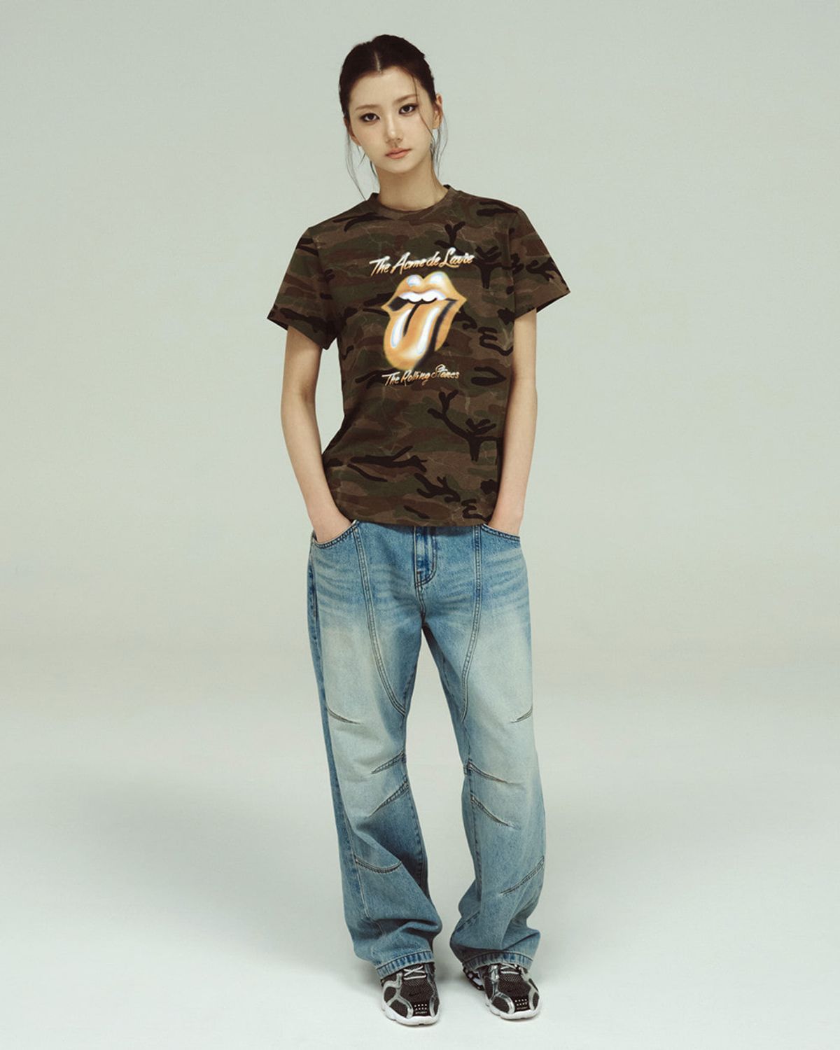 아크메드라비(ACME DE LA VIE) WOMAN ROLLING STONES CAMO BLUR SHORT SLEEVE T-SHIRT