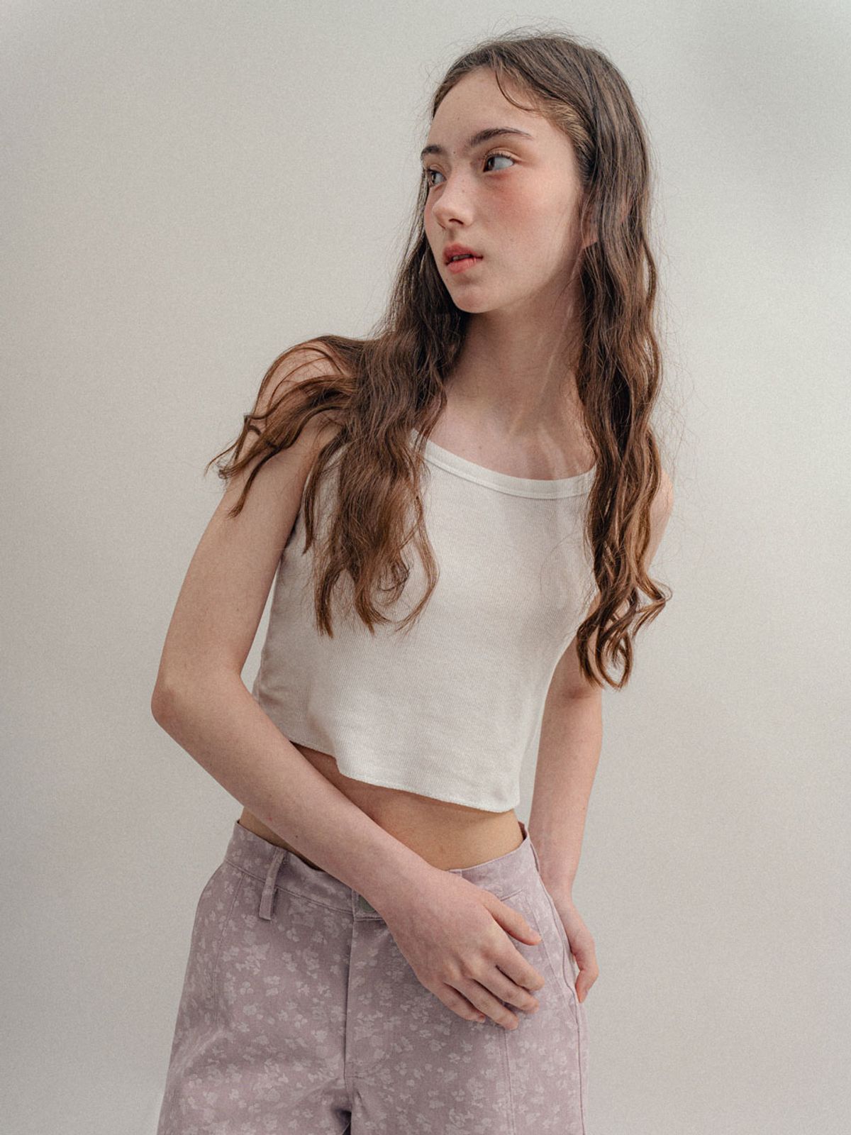 비수스(VISUS) Rib Crop Sleeveless_White