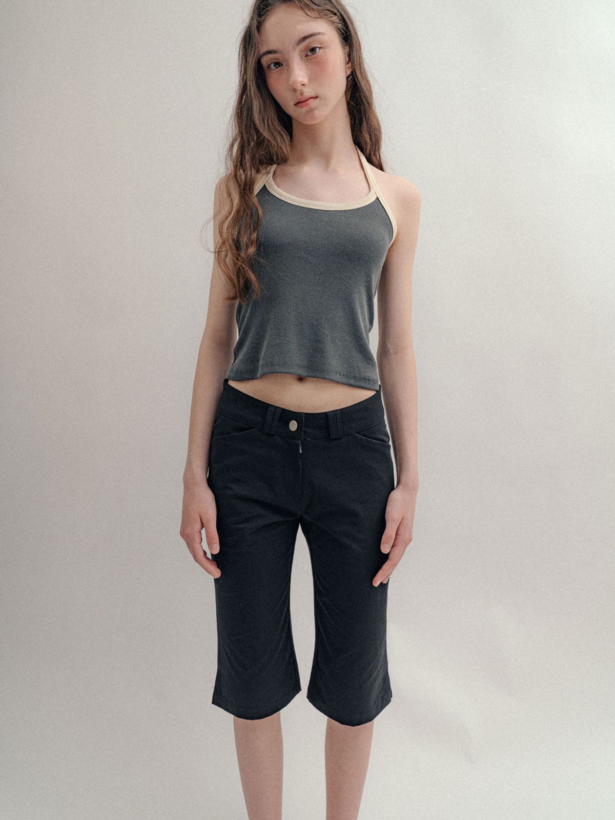 비수스(VISUS) Cotton Capri Pants_Black