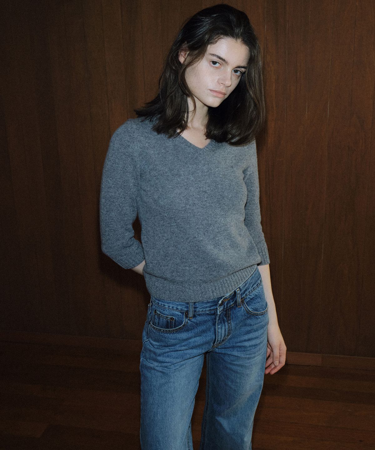 108파운드(108POUND) Palette V-Neck Knit_Stone Gray