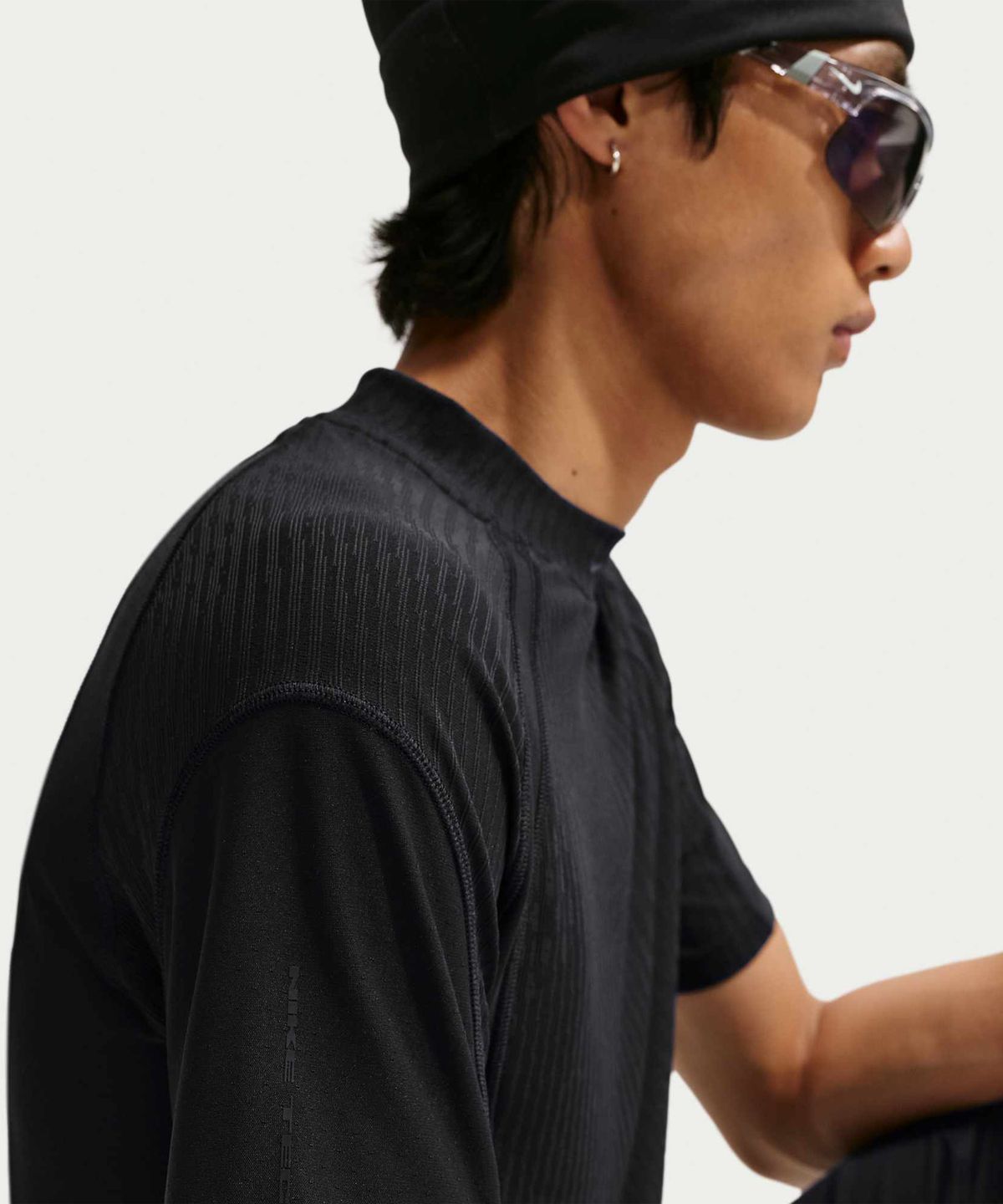 나이키(NIKE) 테크 드라이 핏 ADV 반소매 탑 M - 블랙 / IM5730-010