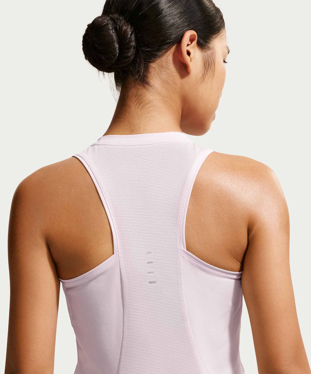 나이키(NIKE) 스위프트 드라이 핏 러닝 탱크 탑 W - 블리치트 라일락 / HQ0621-583