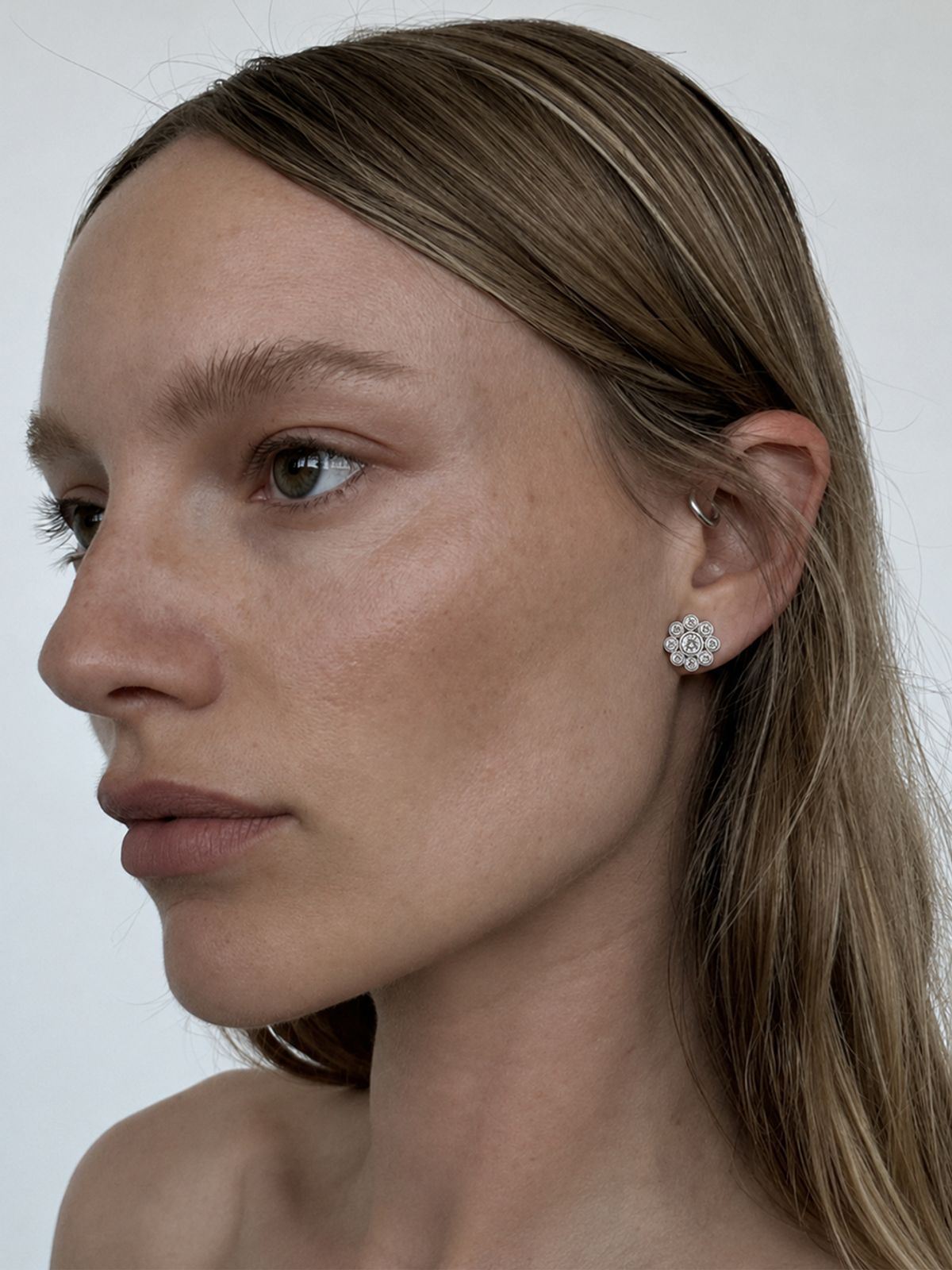 데누(DENU) Demure Flower Stud Piercing Earring