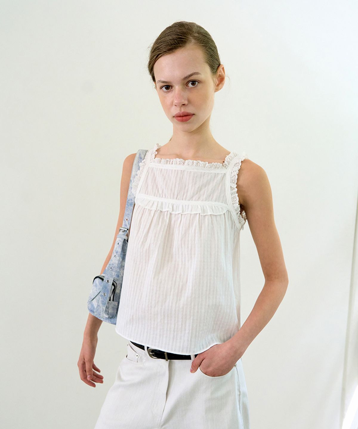 위메농(OUI MAIS NON) Alice square sleeveless