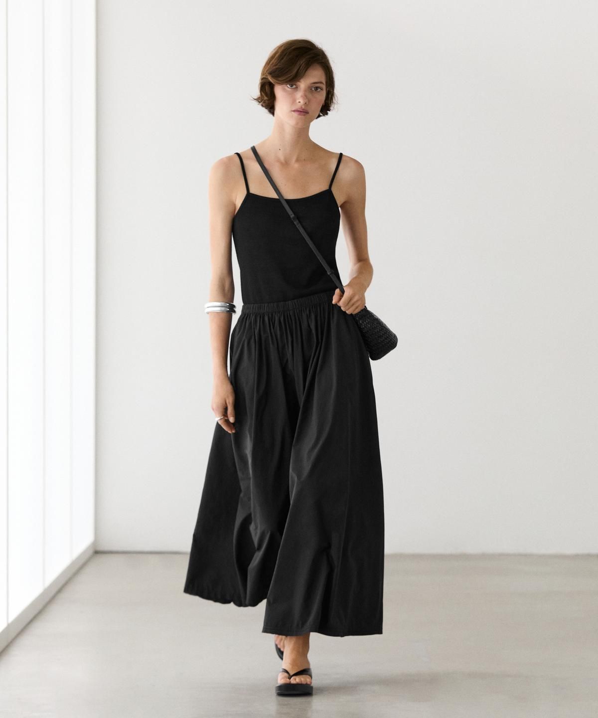 마시모두띠(MASSIMO DUTTI) 테크니컬 미디 스커트