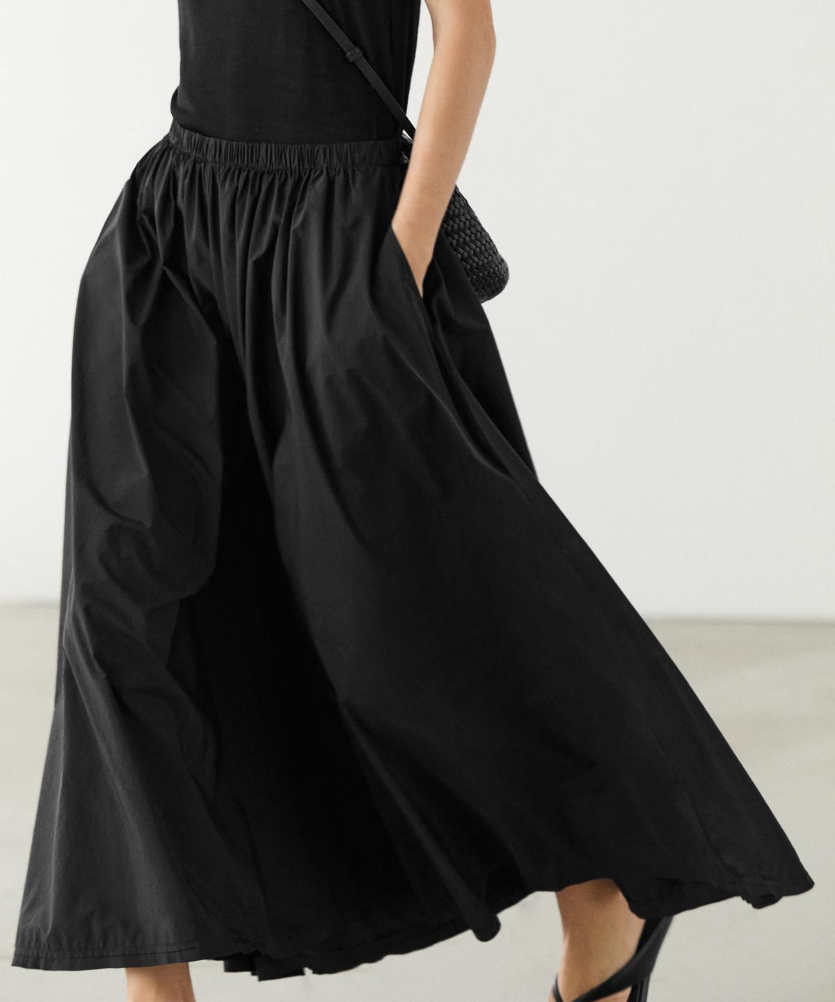 마시모두띠(MASSIMO DUTTI) 테크니컬 미디 스커트