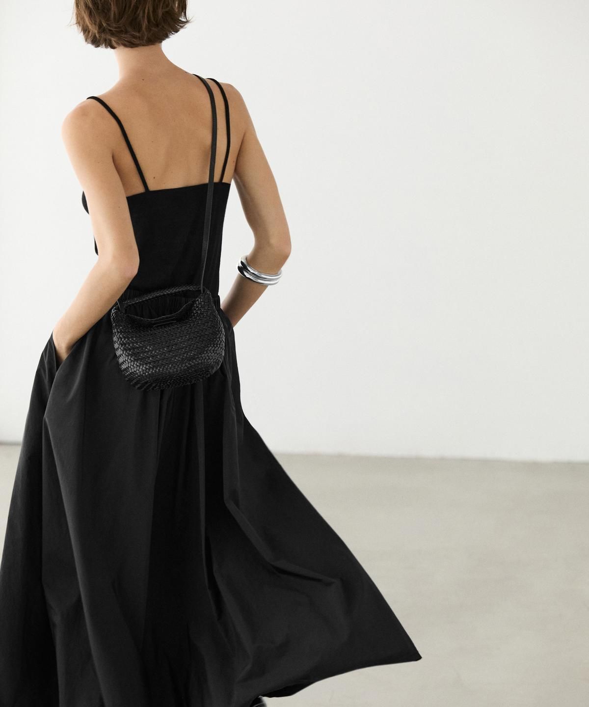 마시모두띠(MASSIMO DUTTI) 테크니컬 미디 스커트