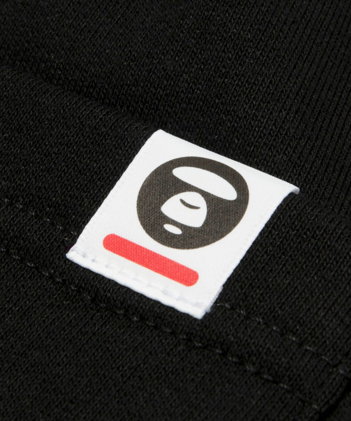 에이프(AAPE) AAPE NOW 문페이스 스웨트 쇼츠 블랙 / AAPSPMC685XXQBKX