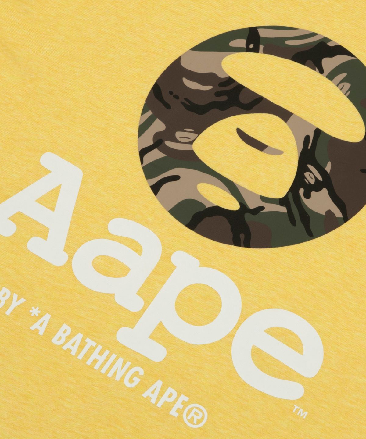 에이프(AAPE) AAPEUNVS 문페이스 로고 티셔츠 옐로우 / AAPTEM1640XAQYE2