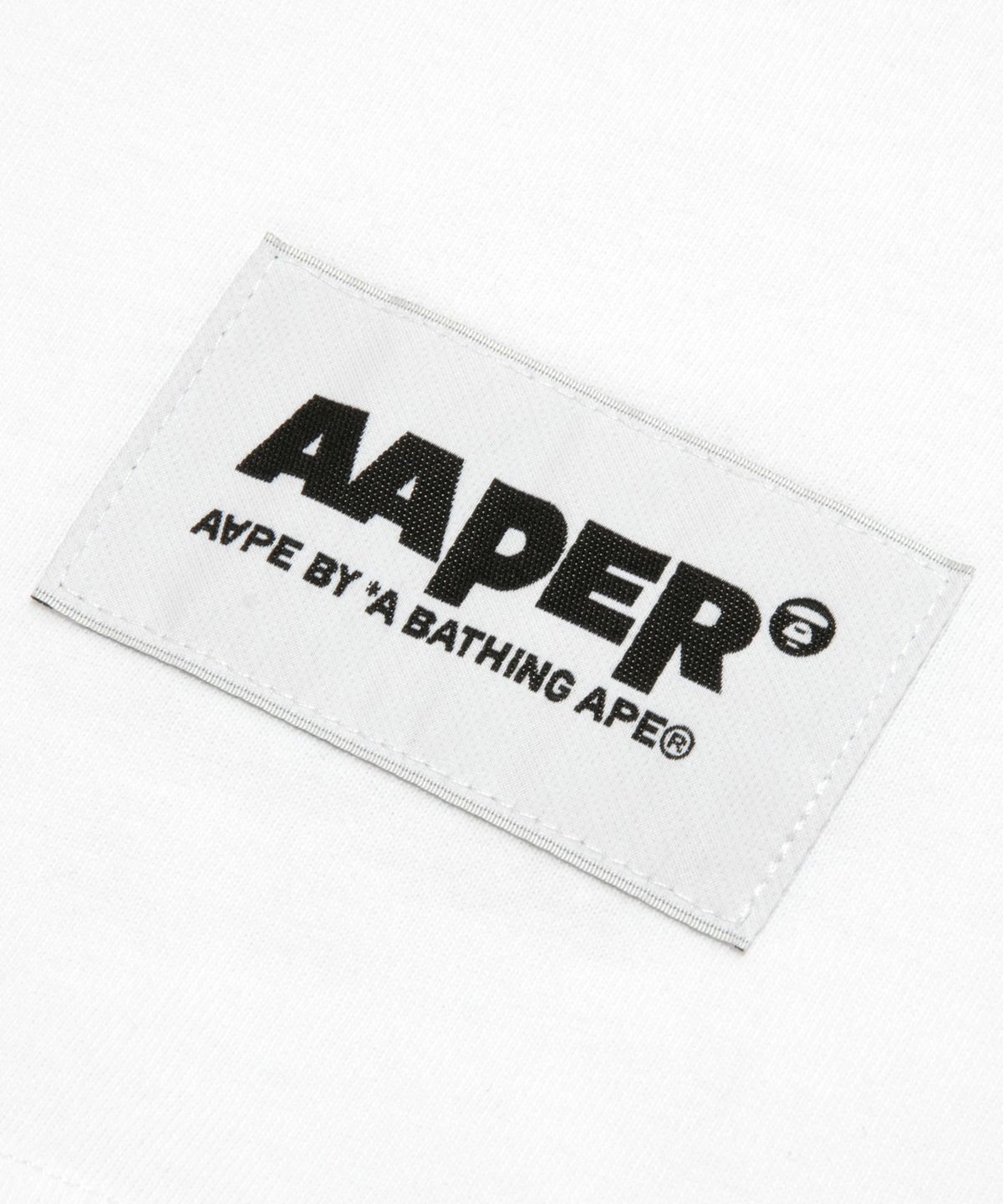 에이프(AAPE) AAPER 그래픽 티셔츠 화이트 / AAPTEM1831XXQWHX