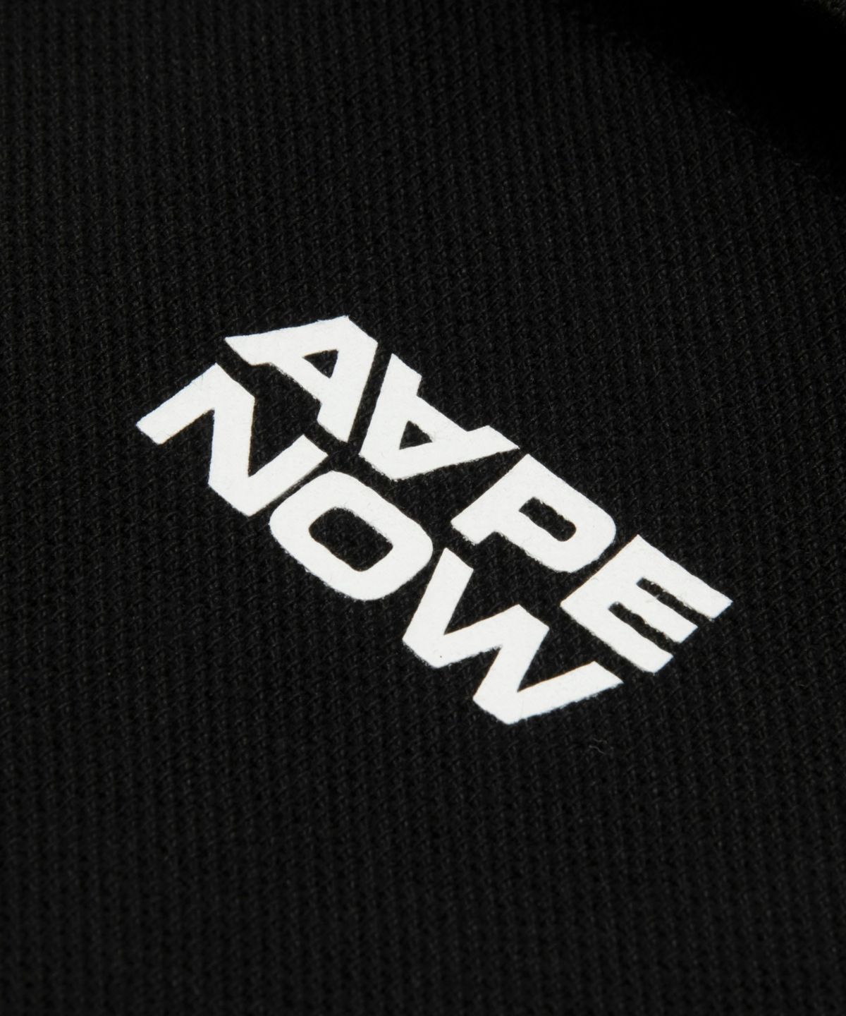 에이프(AAPE) AAPENOW 문페이스 로고 폴로 티셔츠 블랙 / AAPPOM1813XXQBKX