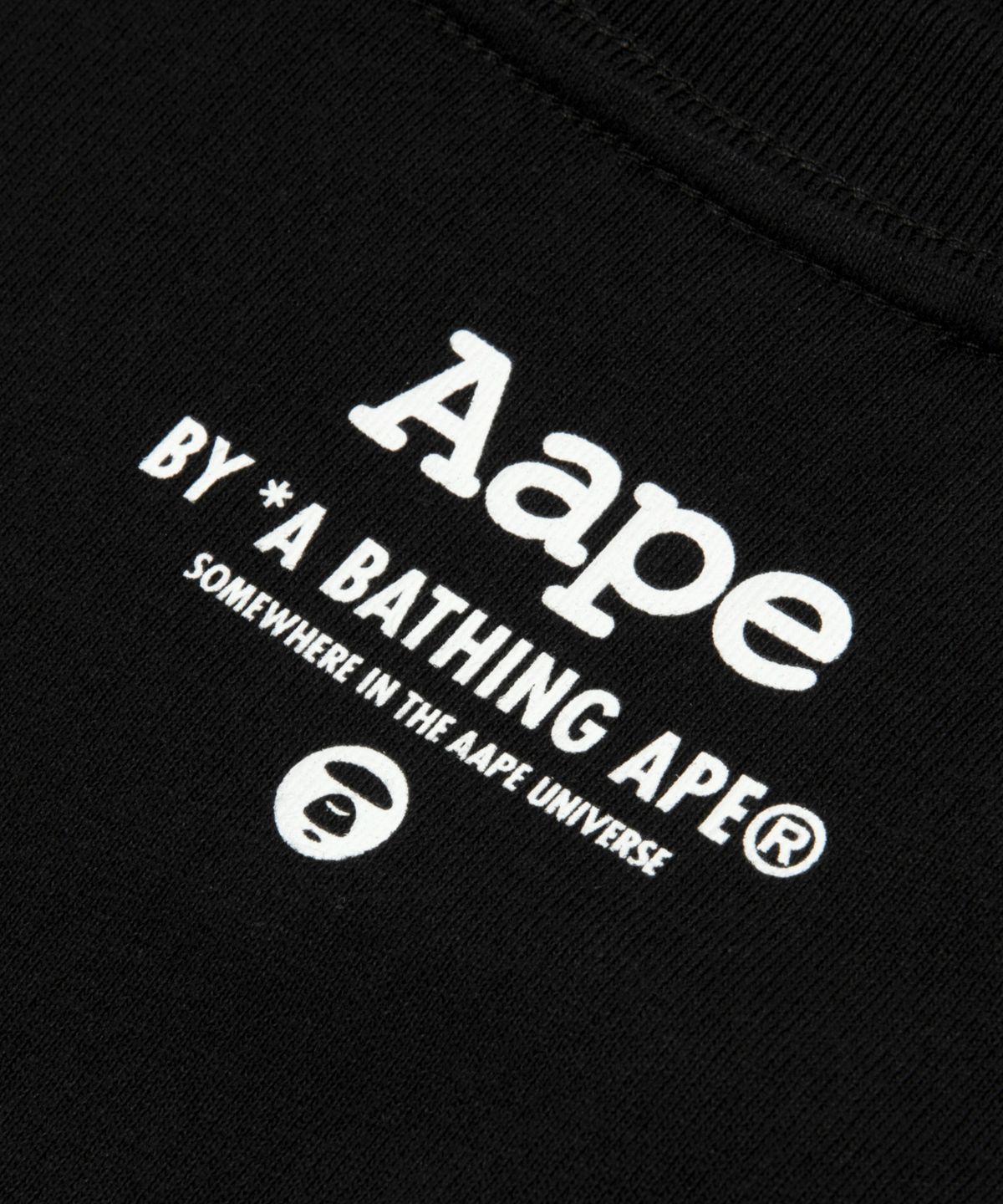 에이프(AAPE) AAPENOW 문페이스 티셔츠 블랙 / AAPTEM1837XXQBKX