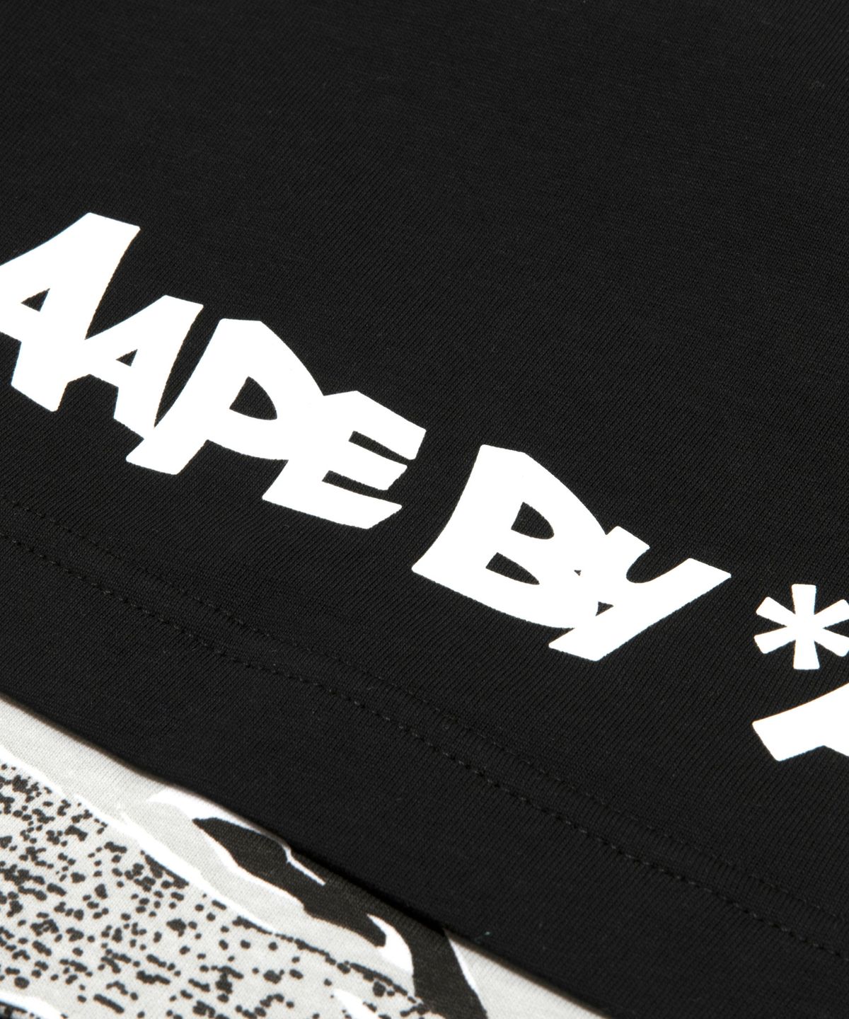 에이프(AAPE) 문페이스 티셔츠 블랙 / AAPTEM1877XXQBKX