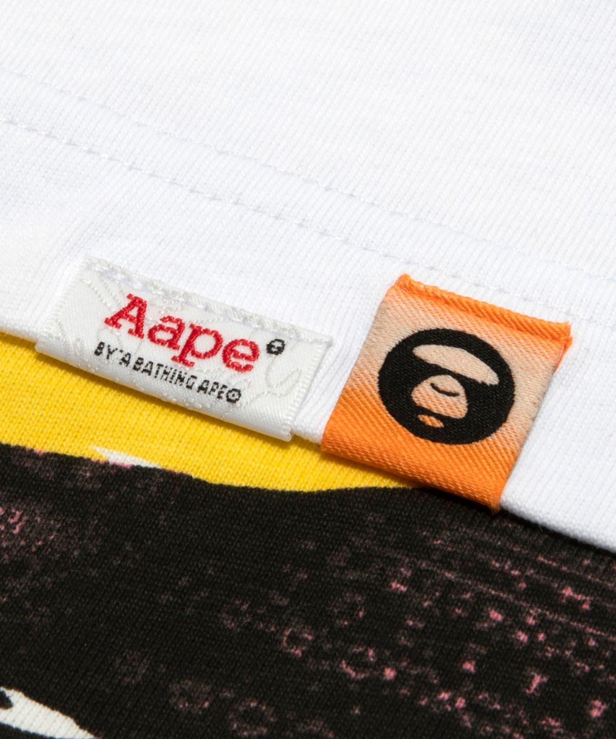 에이프(AAPE) 문페이스 티셔츠 화이트 / AAPTEM1877XXQWHX