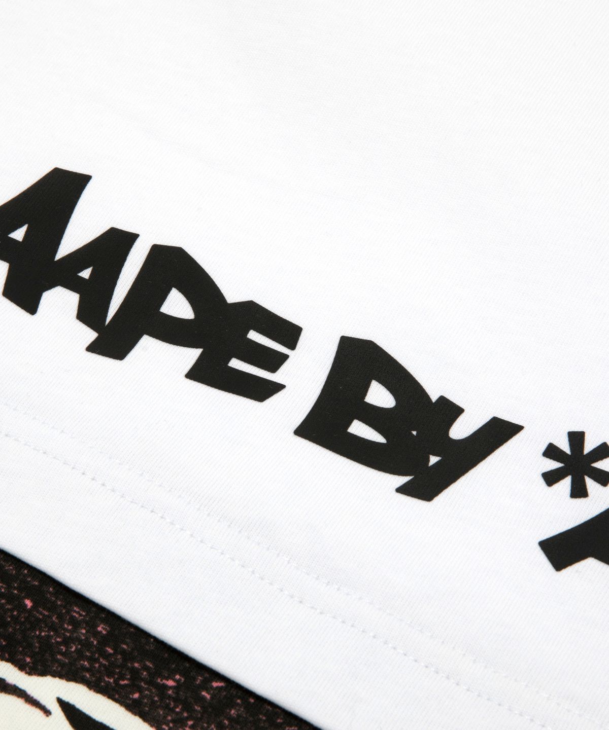 에이프(AAPE) 문페이스 티셔츠 화이트 / AAPTEM1877XXQWHX