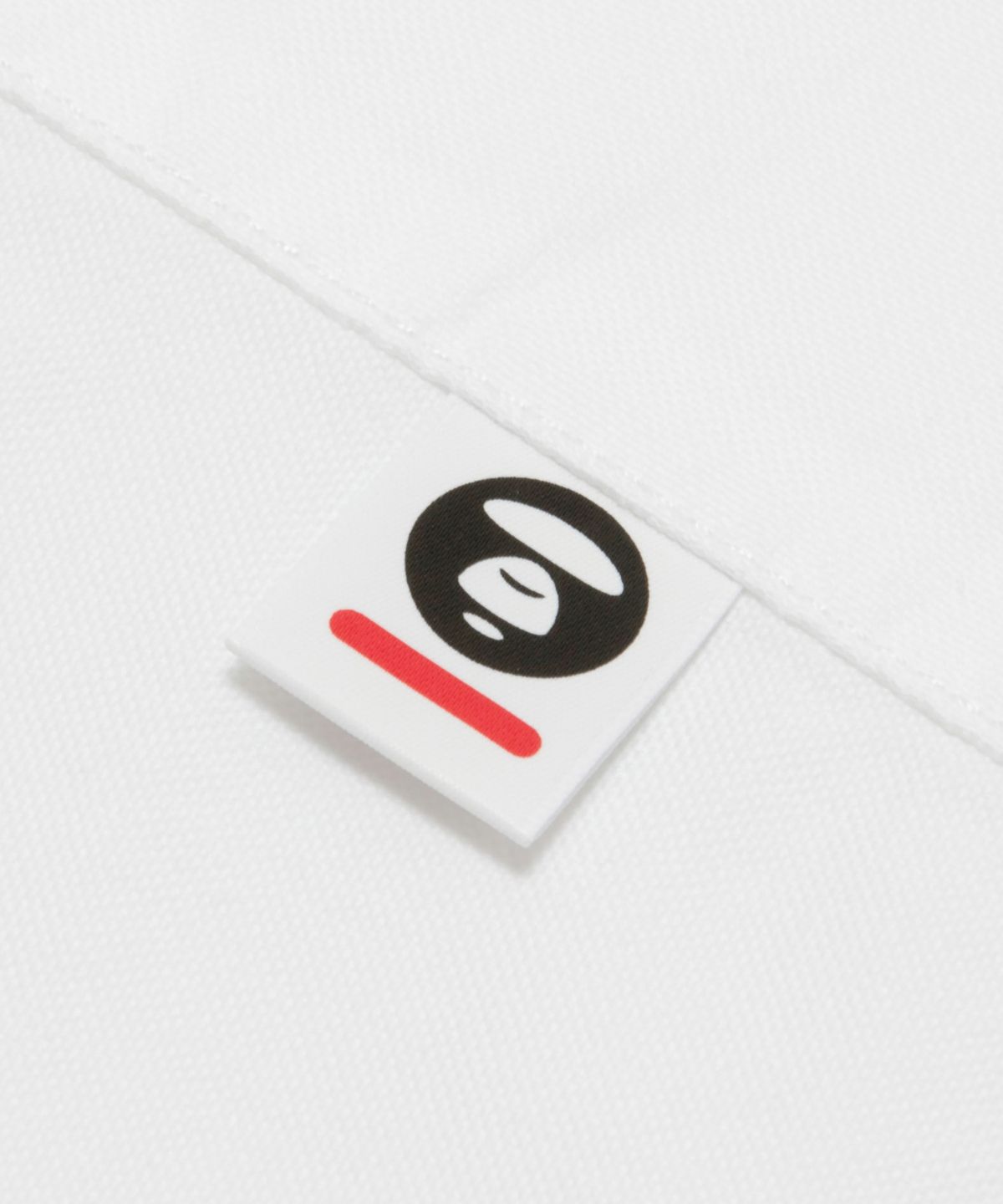 에이프(AAPE) AAPE NOW 문페이스 숏 슬리브 셔츠 화이트 / AAPSRM8559XXQWHX
