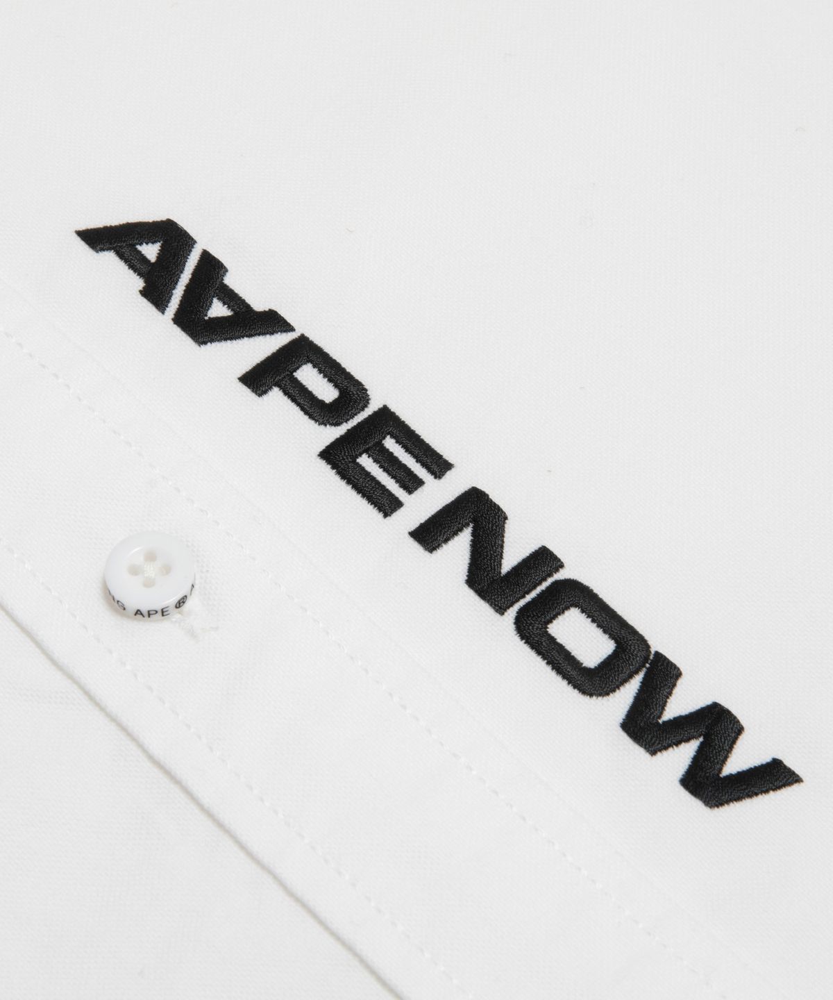 에이프(AAPE) AAPE NOW 문페이스 숏 슬리브 셔츠 화이트 / AAPSRM8559XXQWHX