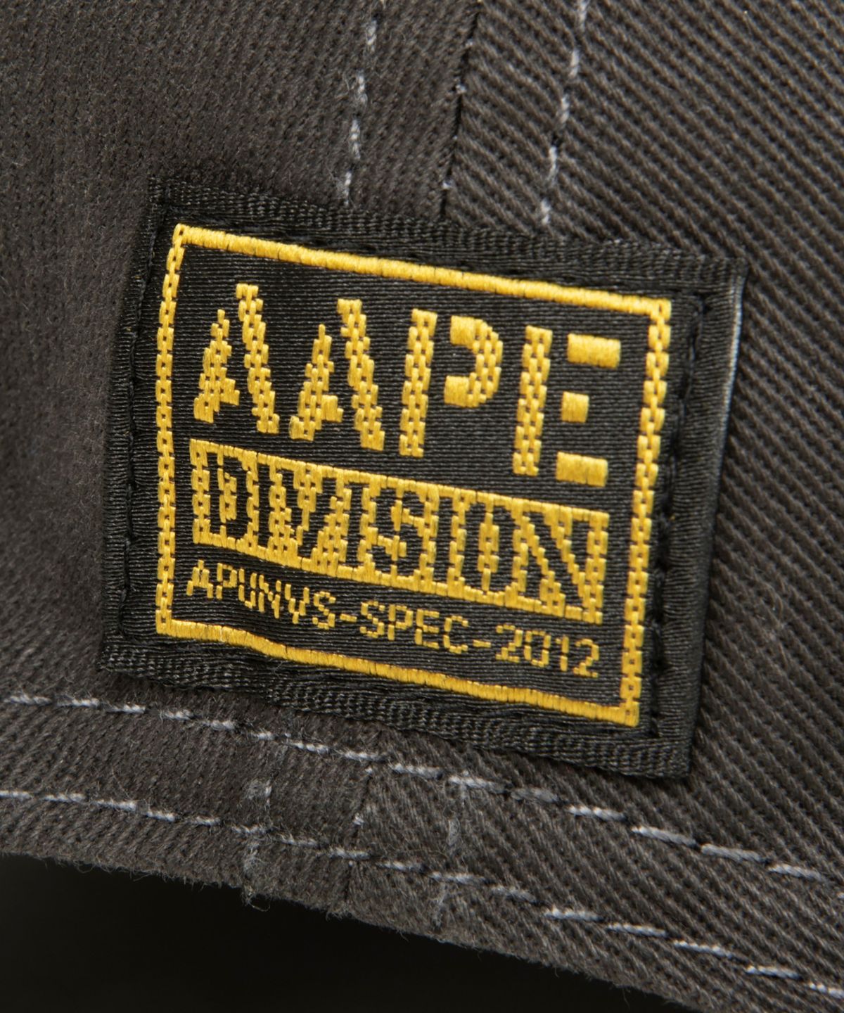 에이프(AAPE) 로고 자수 메쉬 캡 차콜 / AAPCPM5382XXQBKL