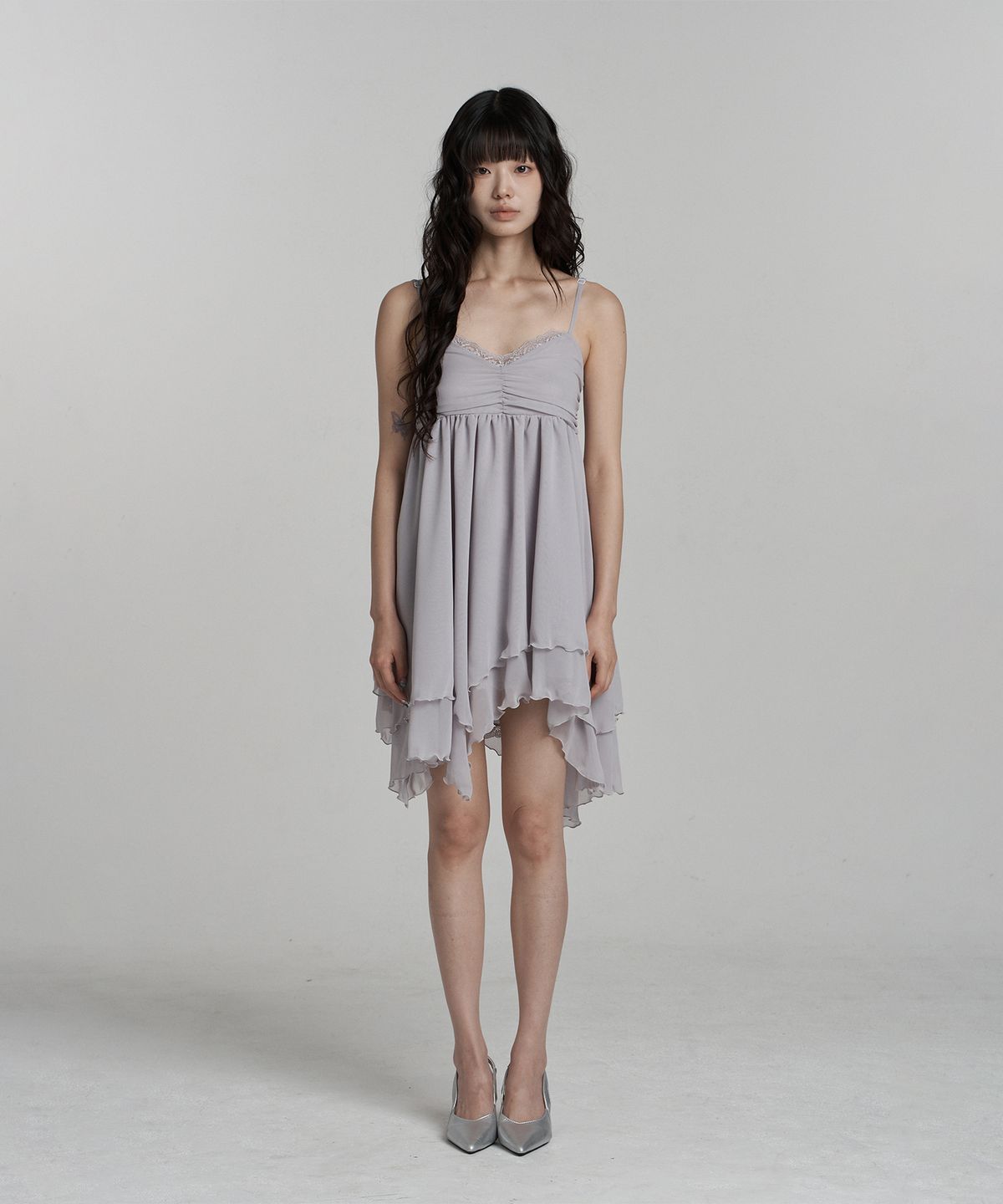 일리오(ILLIO) [빛오 x 일리오] Gray Asymmetric Chiffon Dress