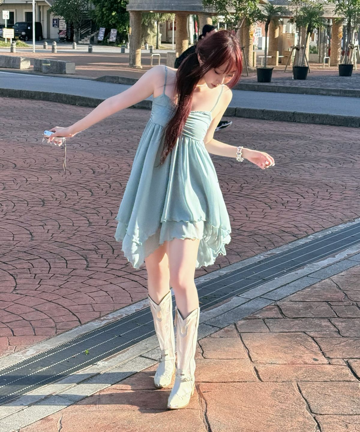 일리오(ILLIO) [빛오 x 일리오] Jade mint Asymmetric Chiffon Dress