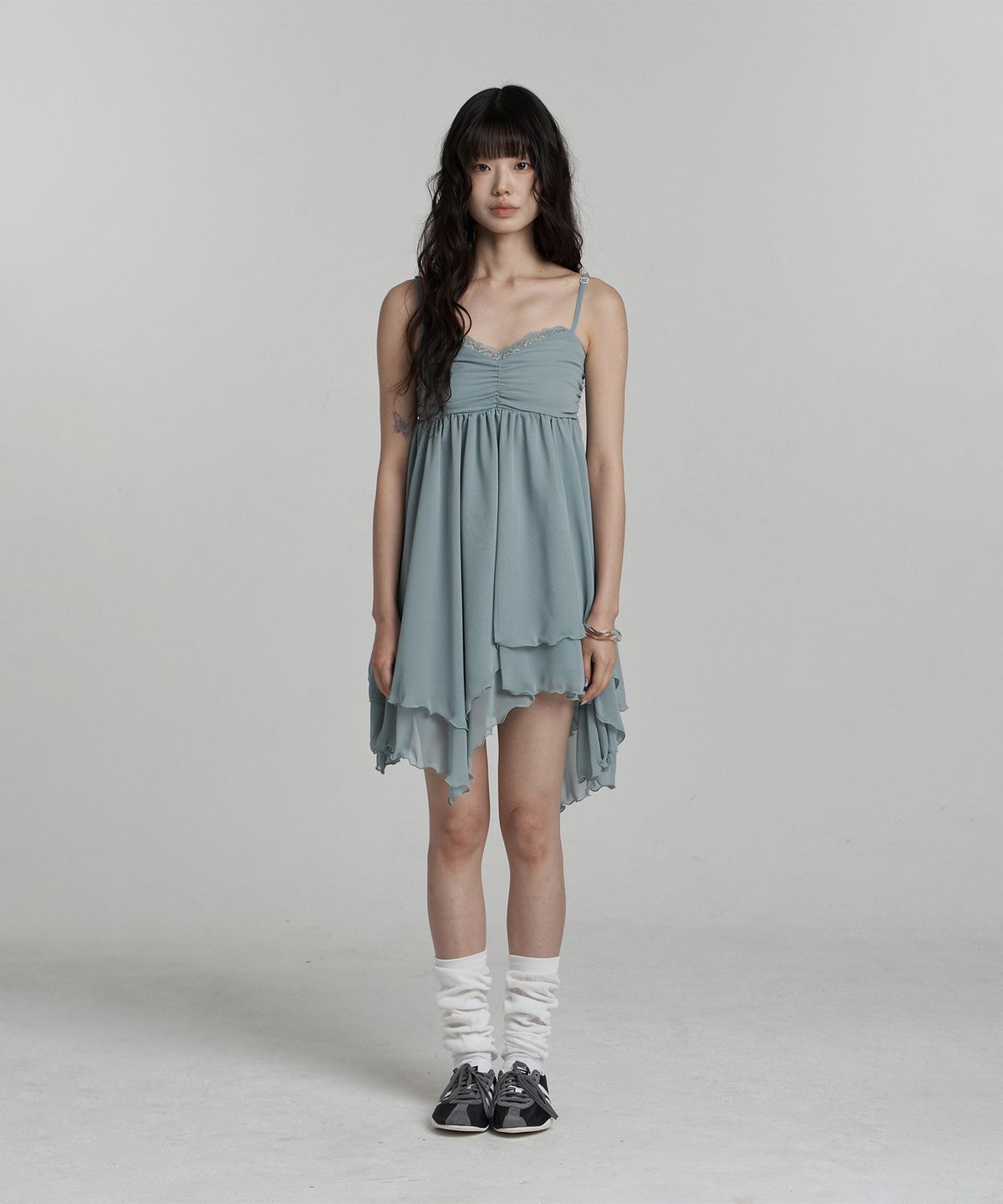 일리오(ILLIO) [빛오 x 일리오] Jade mint Asymmetric Chiffon Dress
