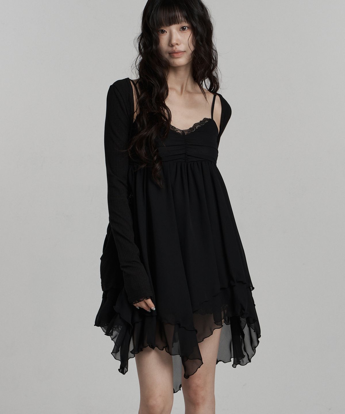 일리오(ILLIO) [빛오 x 일리오] Black Asymmetric Chiffon Dress