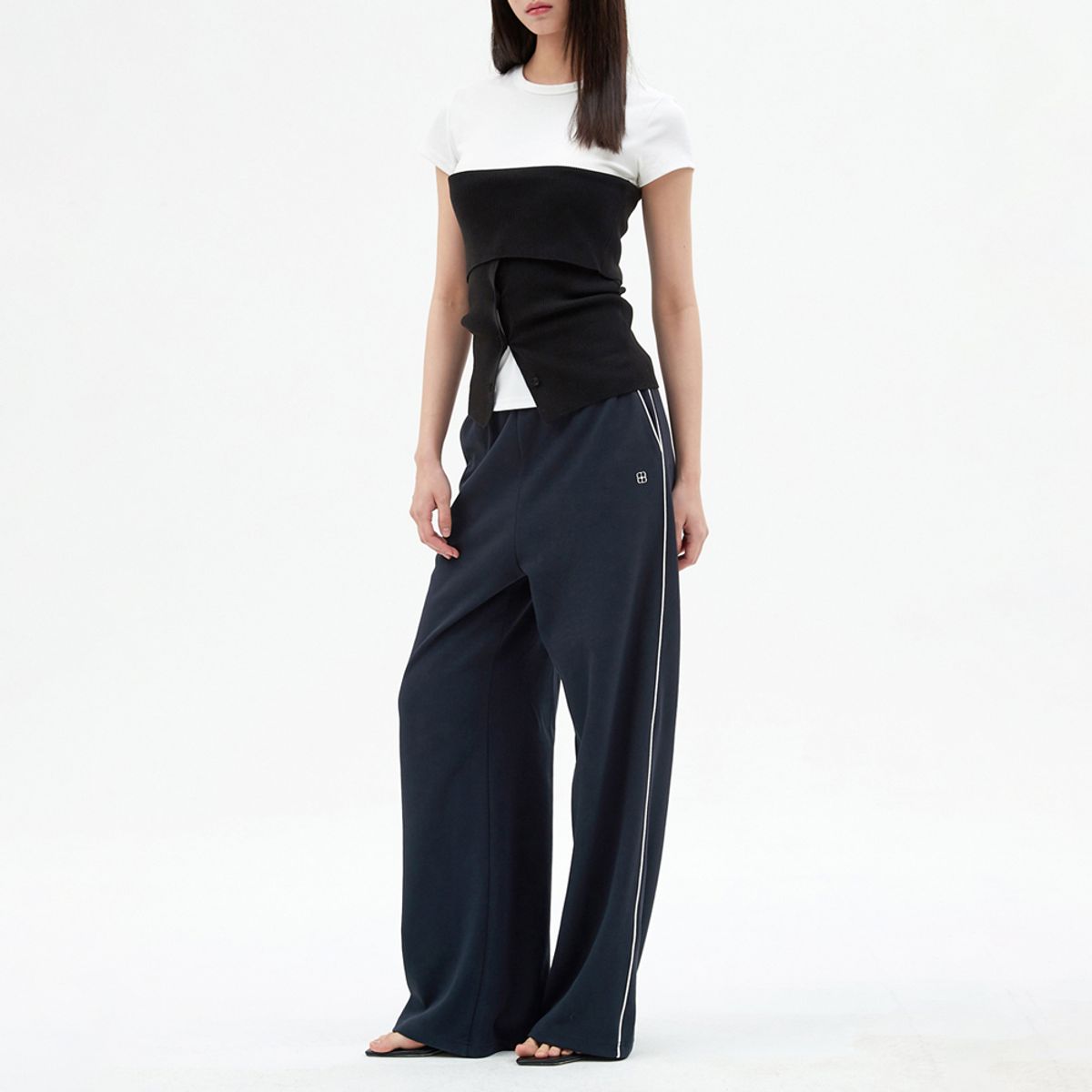 엘씨브이(LCVE) EMBROIDERY WIDE SWEAT PANTS_NAVY