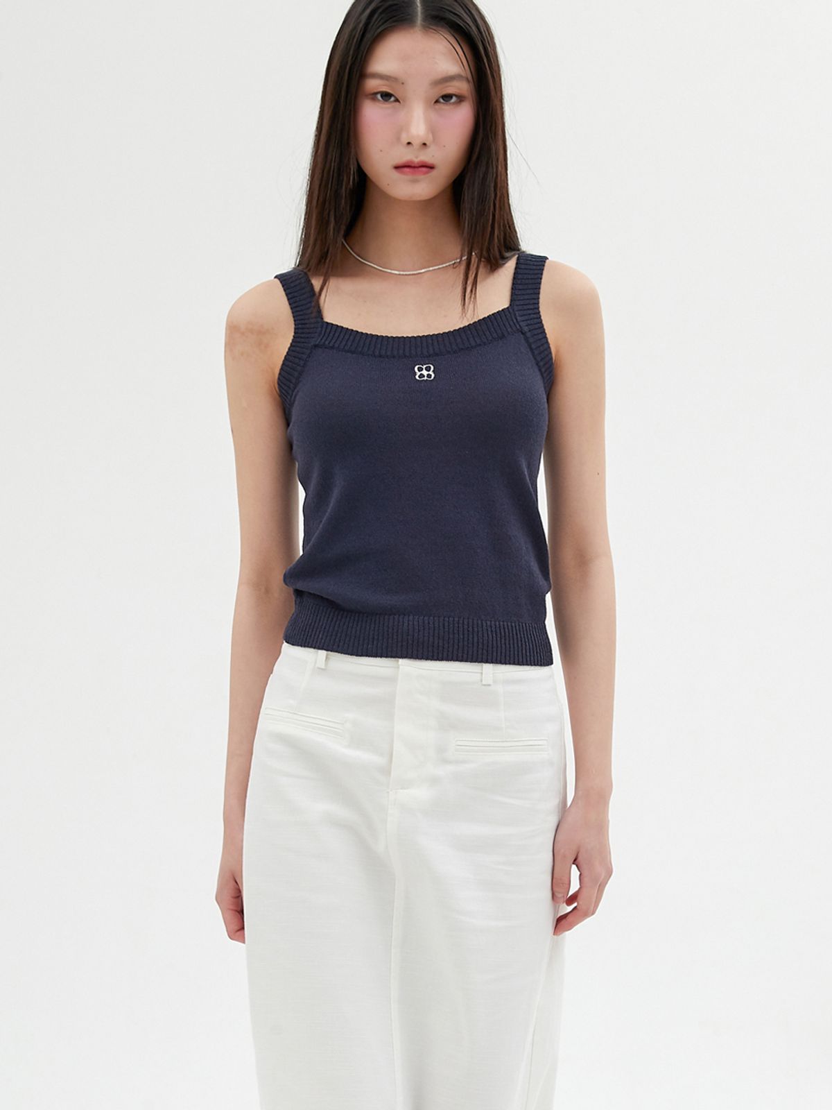 엘씨브이(LCVE) EMBROIDERY SLEEVELESS KNIT_NAVY