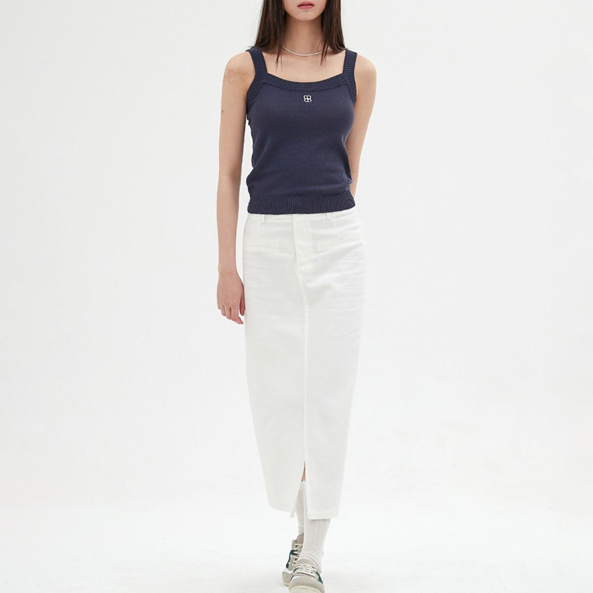 엘씨브이(LCVE) EMBROIDERY SLEEVELESS KNIT_NAVY