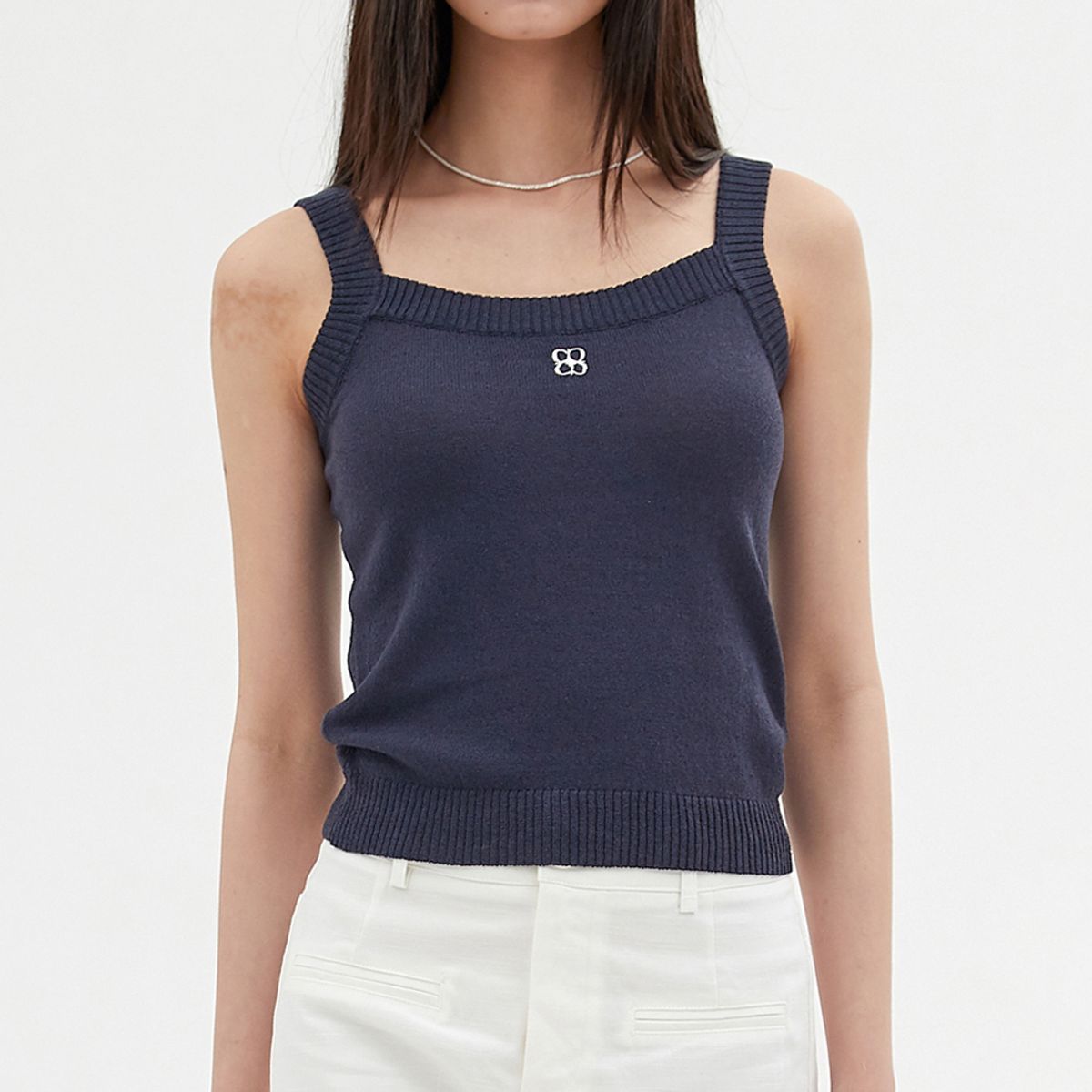 엘씨브이(LCVE) EMBROIDERY SLEEVELESS KNIT_NAVY