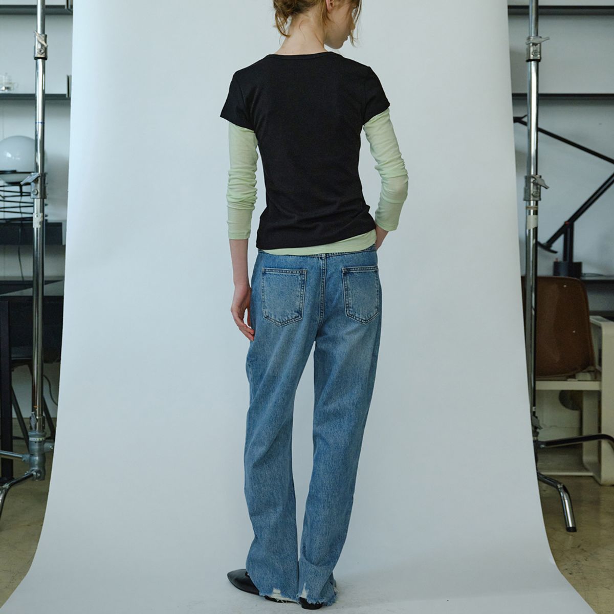 엘씨브이(LCVE) ROUND NECK BODYCON T-SHIRT_BLACK