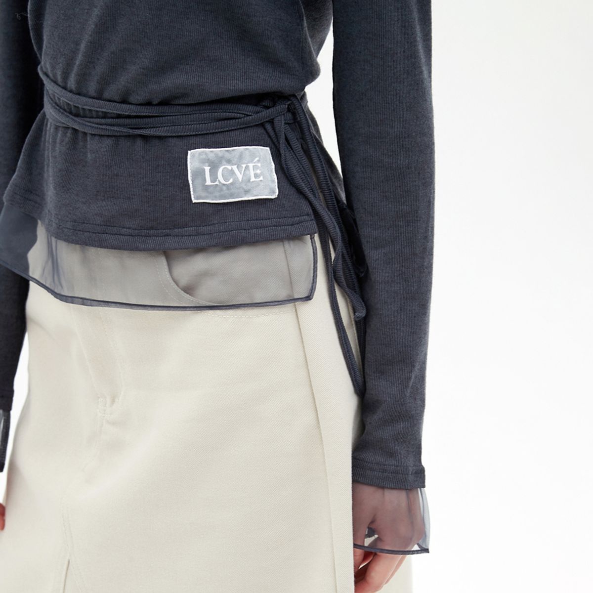 엘씨브이(LCVE) CHIFFON DETAIL LONG-SLEEVE TOP_CHARCOAL
