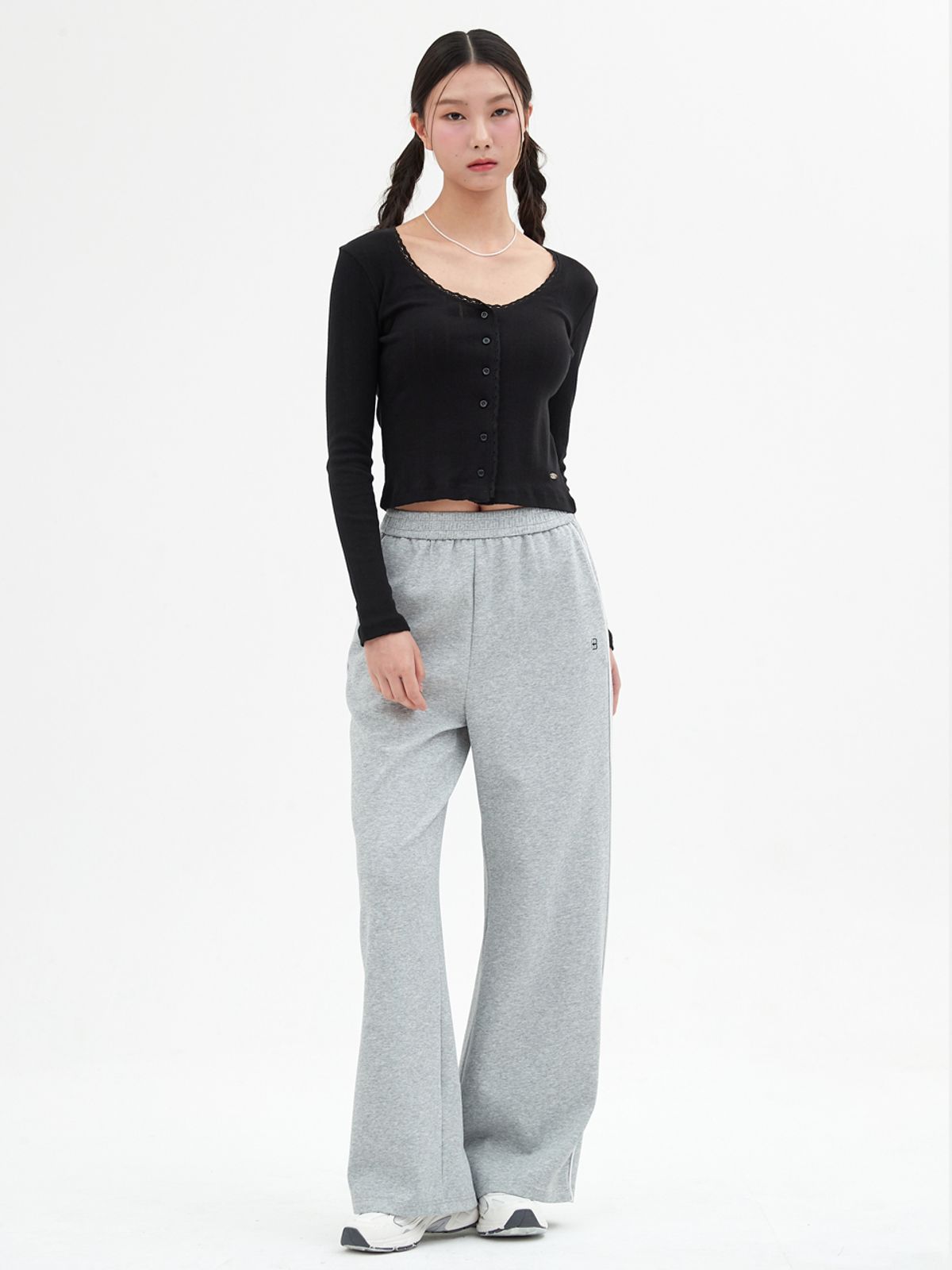 엘씨브이(LCVE) LACE-TRIMMED BUTTON LONG-SLEEVE TOP_BLACK