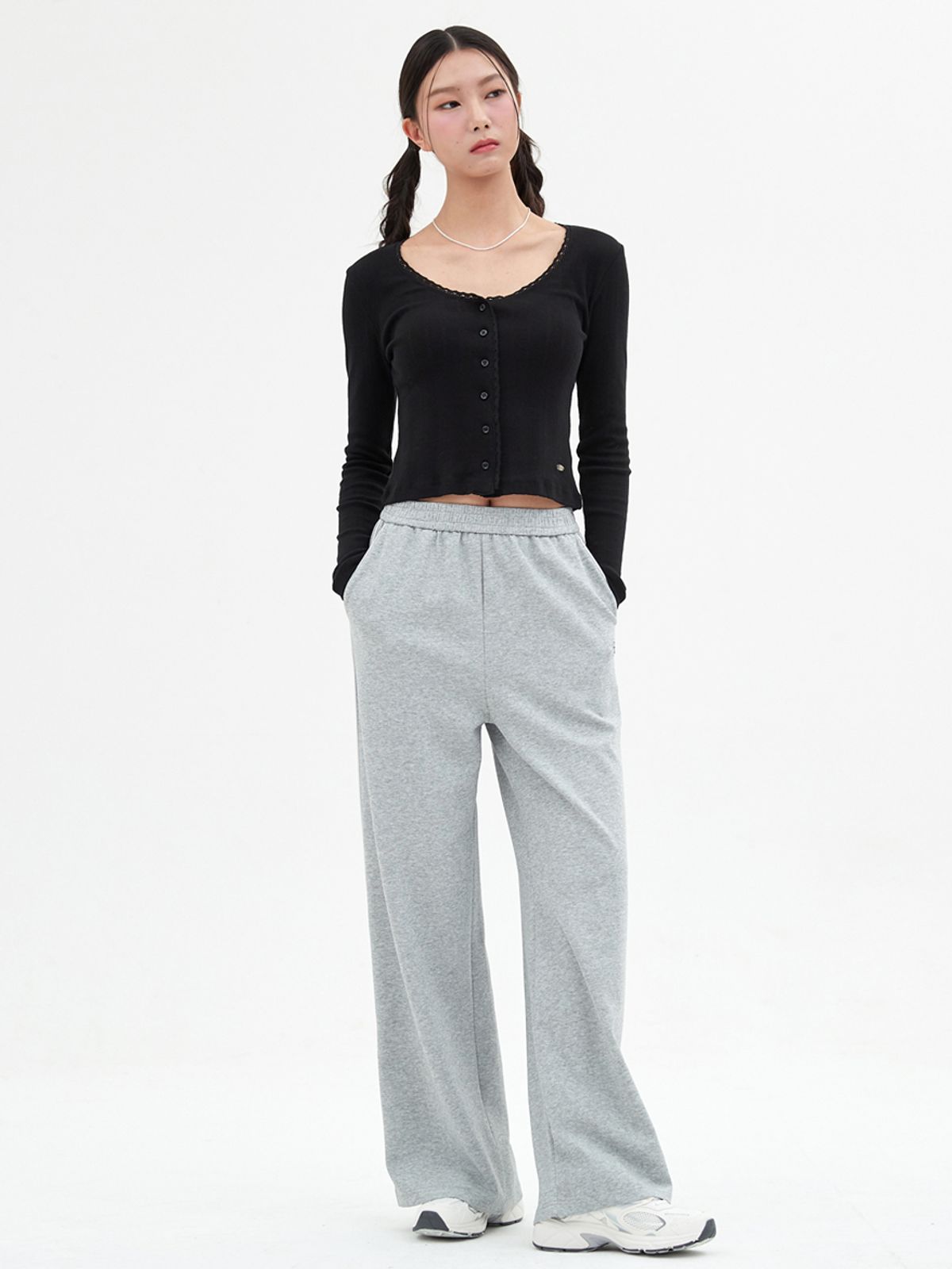 엘씨브이(LCVE) LACE-TRIMMED BUTTON LONG-SLEEVE TOP_BLACK