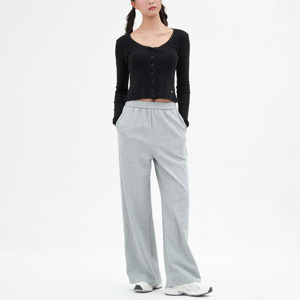 엘씨브이(LCVE) LACE-TRIMMED BUTTON LONG-SLEEVE TOP_BLACK