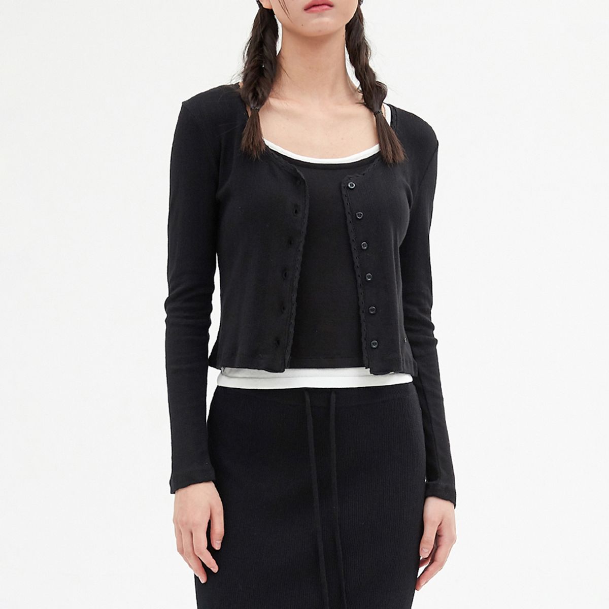 엘씨브이(LCVE) LACE-TRIMMED BUTTON LONG-SLEEVE TOP_BLACK