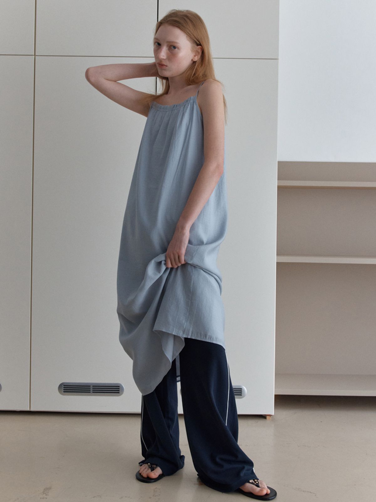 엘씨브이(LCVE) SHIRRING SLEEVELESS DRESS_LIGHT GRAY