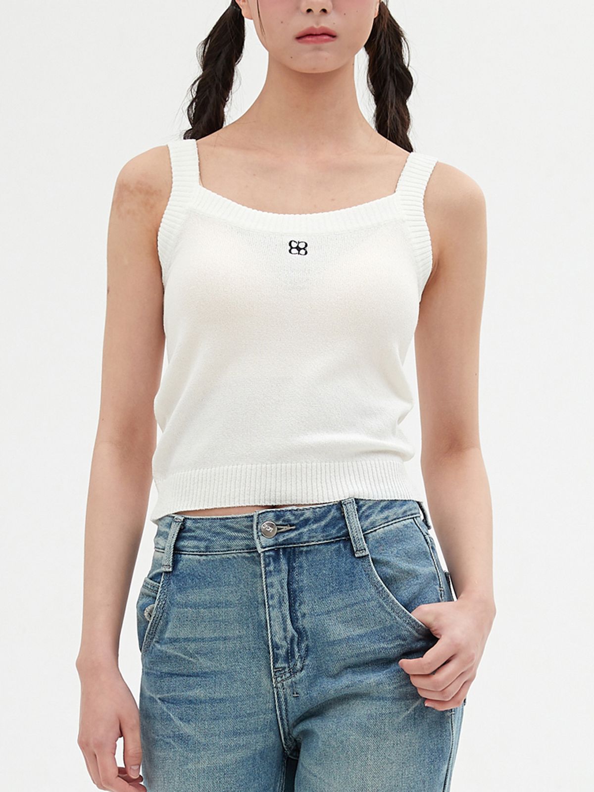 엘씨브이(LCVE) EMBROIDERY SLEEVELESS KNIT_IVORY