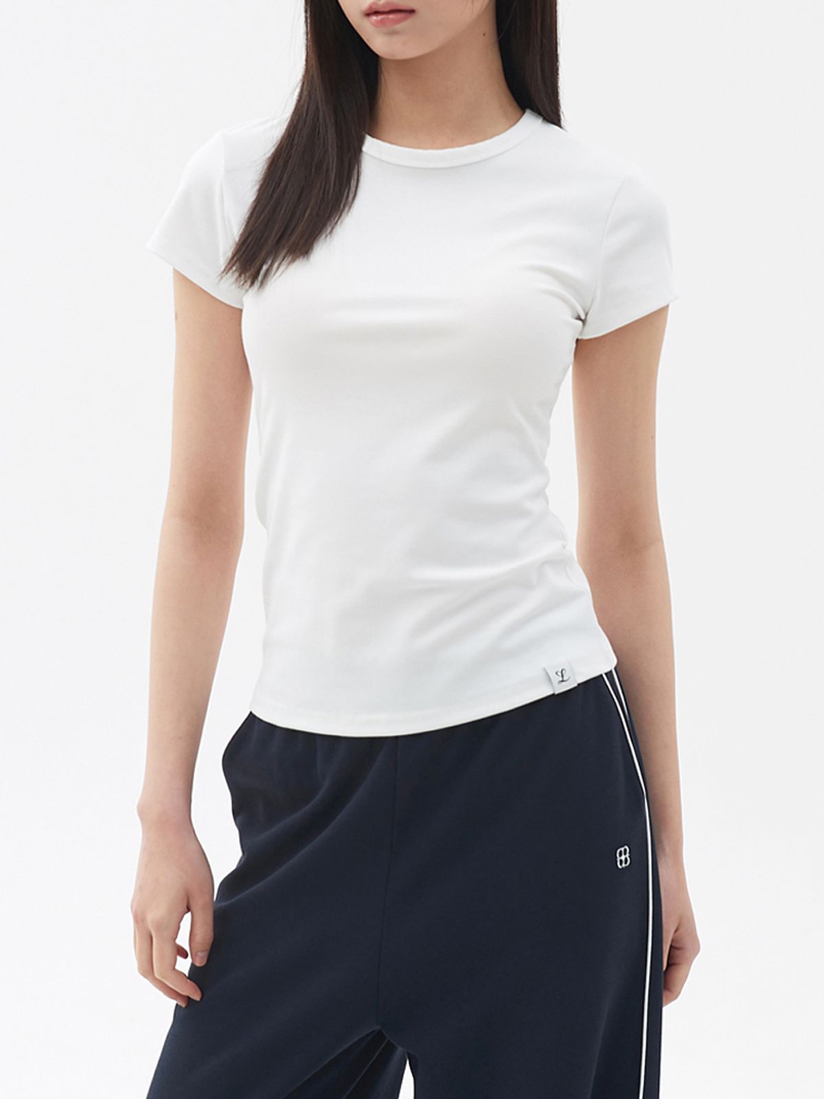 엘씨브이(LCVE) ROUND NECK BODYCON T-SHIRT_IVORY