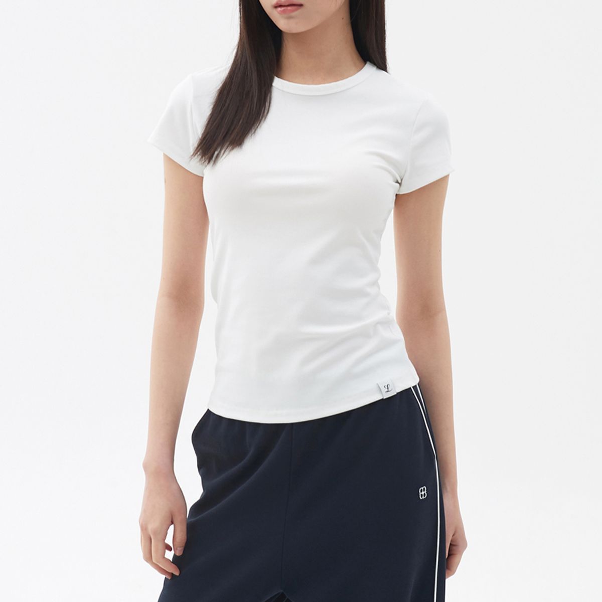 엘씨브이(LCVE) ROUND NECK BODYCON T-SHIRT_IVORY